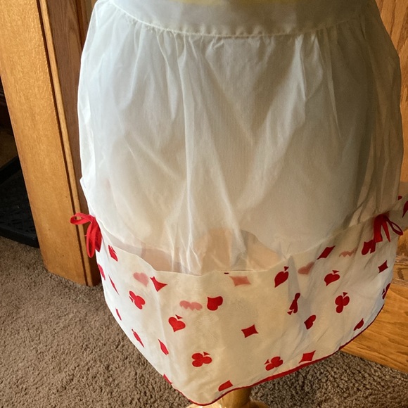 Vintage card playing, one half nylon women’s apron. White and red. - Picture 2 of 5